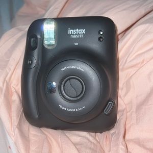 INSTAX mini 11 Polaroid in black 🖤